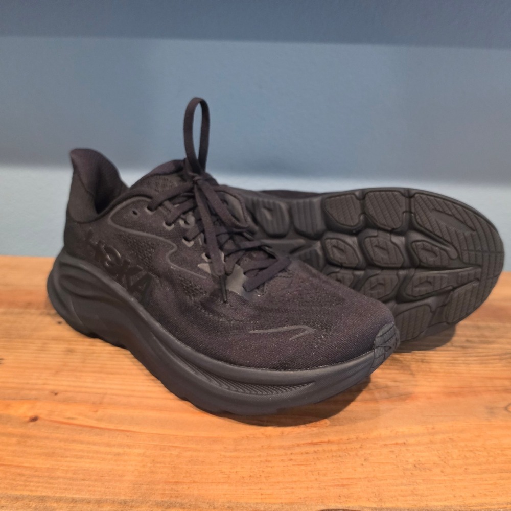 Hoka Women's Clifton 10 Running Shoes Triple Black Wide 11D Wide